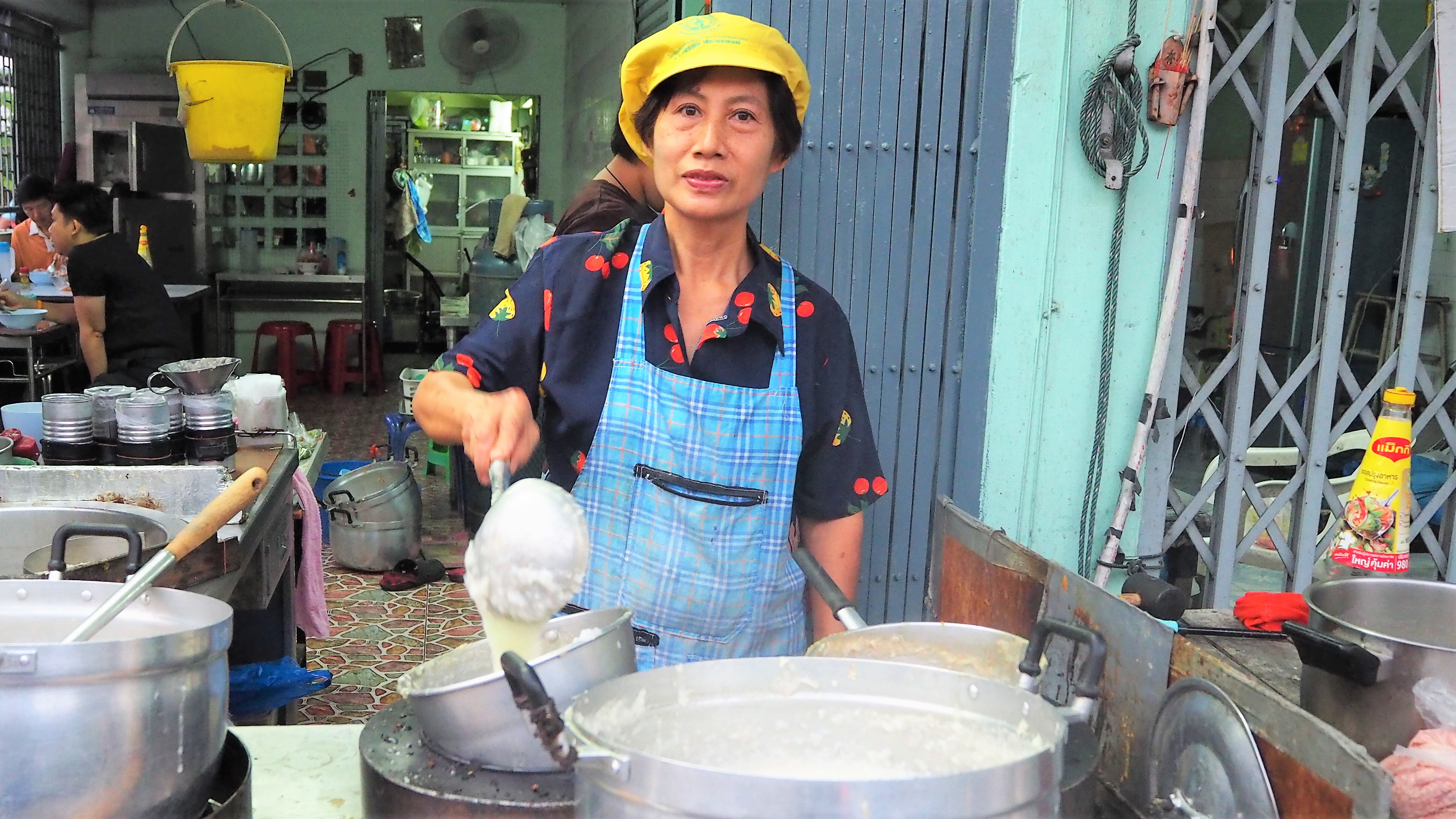 ร้านโจ๊กแม่ณี หน้าร้าน ย่านยานนาวา — Joke Manee restaurant Bangkok